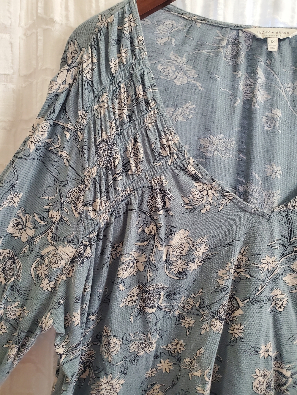 Lucky Brand Dusty Green Floral V-Neck Peasant Top - Picture 5 of 7